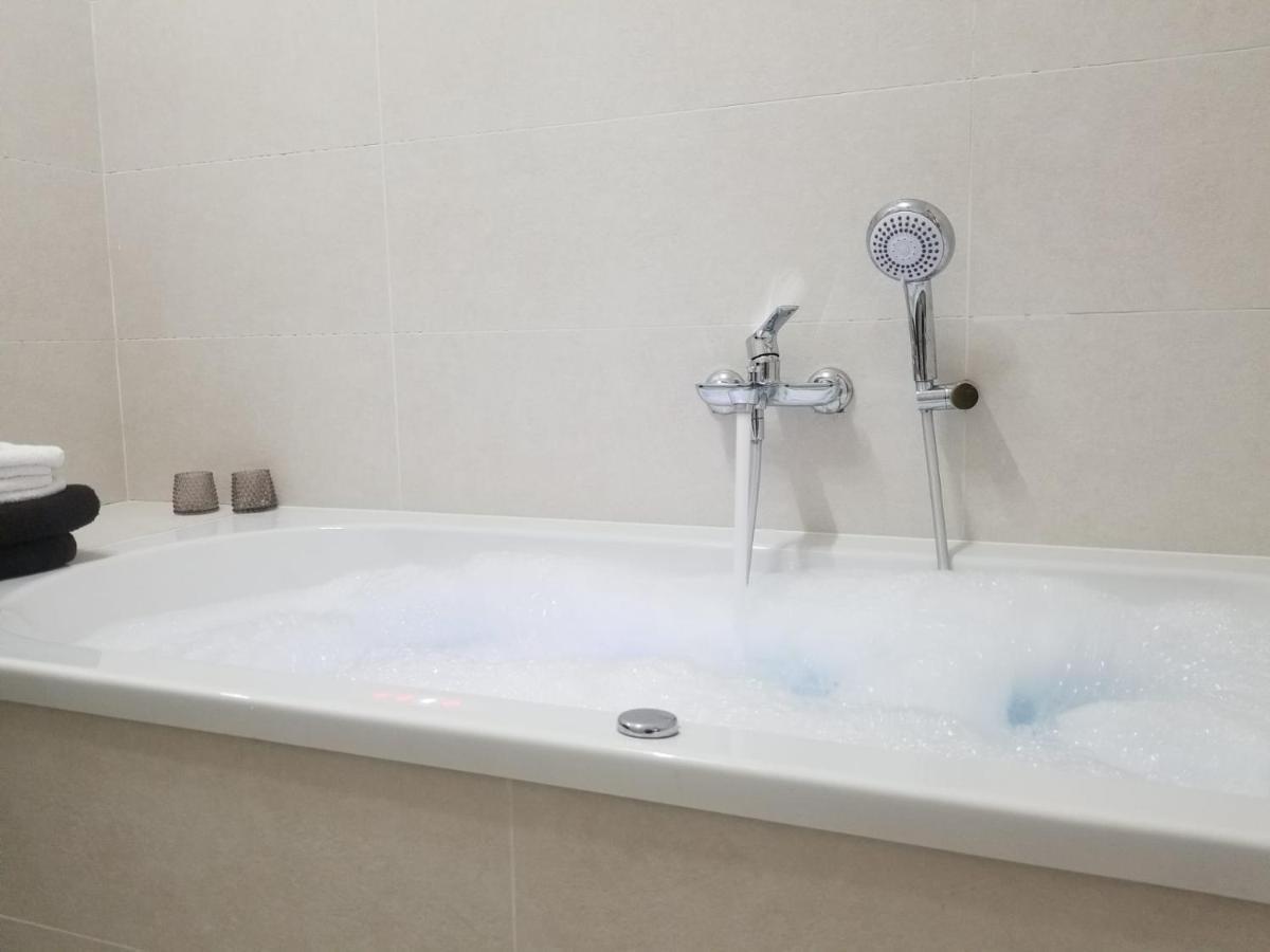 Hotel Côté Grange Tournai Esterno foto
